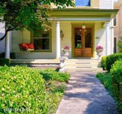 2105 Edgeland Ave, Louisville, KY, 40204-1422 | Card Image