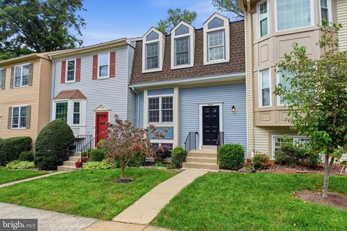 7918 Brunswick Forest Pass, ANNANDALE, VA, 22003-1558 | Card Image