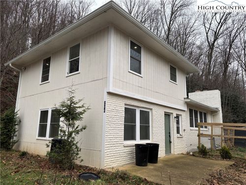 206 Bryant Combs Rd, Sugar Grove, NC, 28679-9203 | Card Image