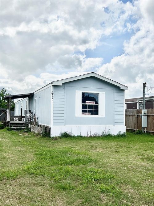 2525 Oyster Creek Bnd, Oyster Creek, TX, 77541-7924 | Card Image