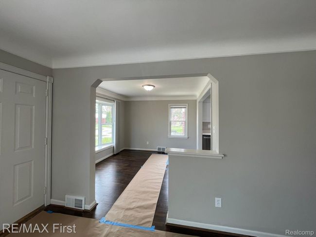 21128 Kenmore Ave, House other with 4 bedrooms, 2 bathrooms and null parking in Harper Woods MI | Image 4