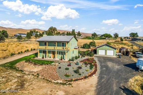 320 Clemans View Rd, Selah, WA, 98942-9075 | Card Image
