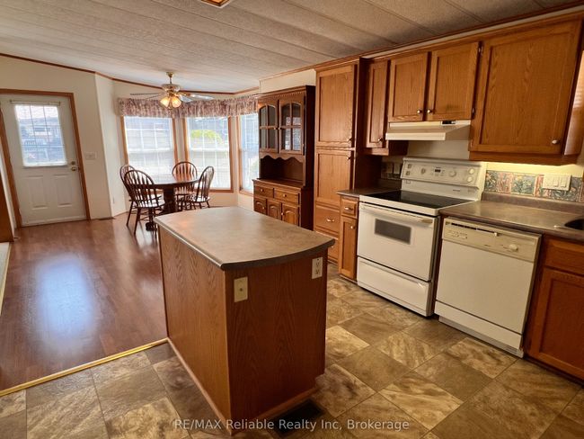 49 Cherokee Lane, Home with 2 bedrooms, 1 bathrooms and 2 parking in Goderich ON | Image 14