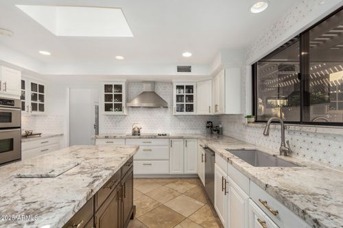 4-2737 E Arizona Biltmore Cir, Phoenix, AZ, 85016-2169 | Card Image