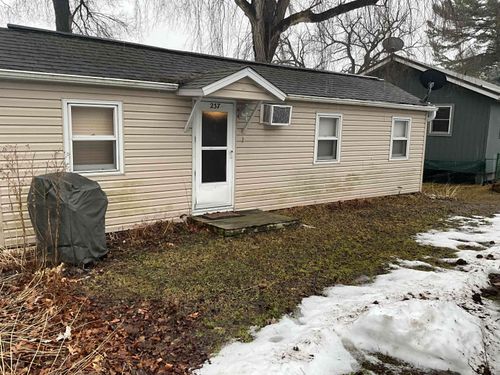 237 S 1st St, Harpers Ferry, IA, 52146 | Card Image