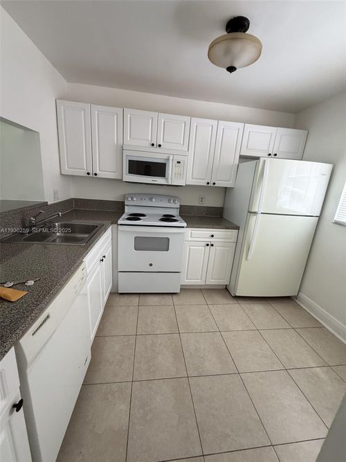 251-19729 Sw 114th Ave, Miami, FL, 33157-1008 | Card Image