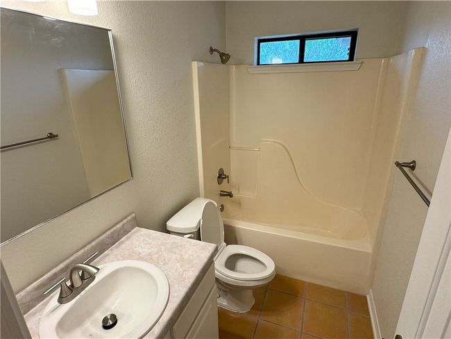 136 Lakeview Trce, House attached with 2 bedrooms, 2 bathrooms and 4 parking in Three Rivers TX | Image 11