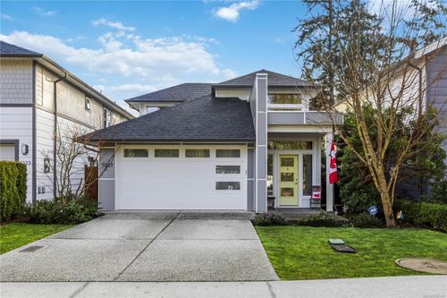 3327 Painter Rd, Victoria, BC, V9C2H7 | Card Image