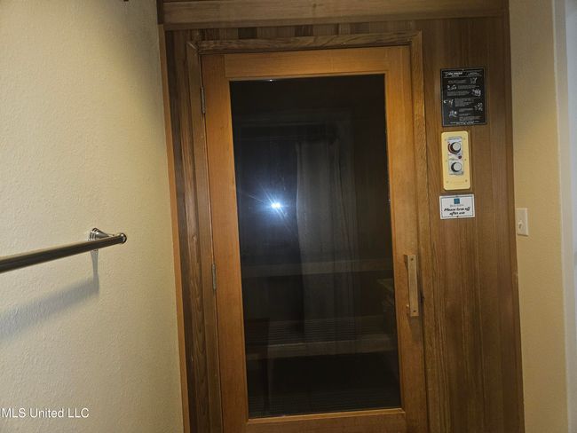 Fitness Center Men's Sauna | Image 52