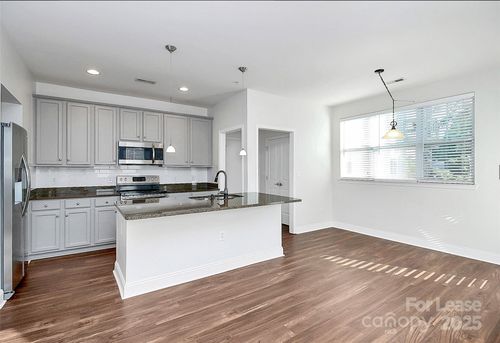 20-546 Oakland Ave, Charlotte, NC, 28204-2320 | Card Image