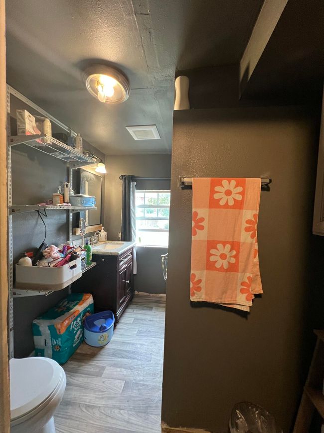 Bathroom | Image 9