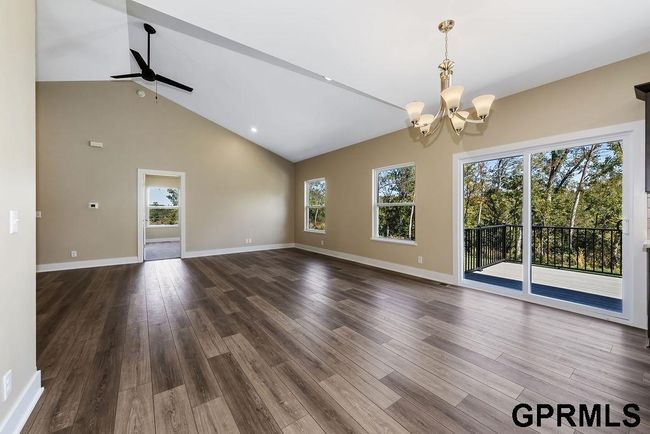 1325 Copper Mountain Dr, House other with 3 bedrooms, 3 bathrooms and 3 parking in Crescent IA | Image 9