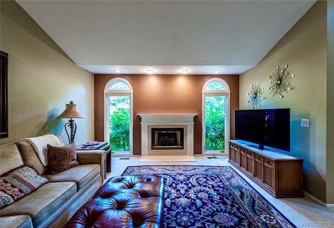 Lovely living room | Image 7