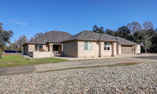 21089 Falling Leaf Rd, Redding, CA, 96003-7665 | Card Image
