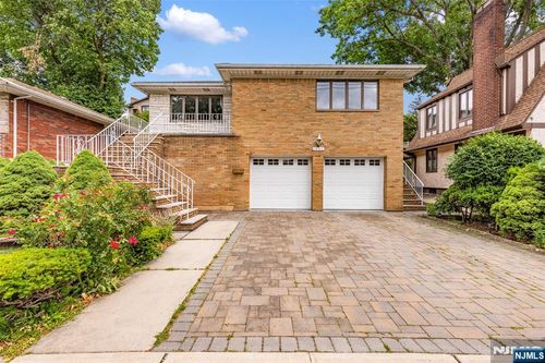1042 Harvard Pl, Fort Lee, NJ, 07024-1630 | Card Image