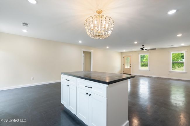 10-Kitchen | Image 10