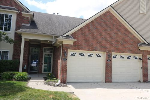 14486 Shadywood Dr, Sterling Heights, MI, 48312-3429 | Card Image