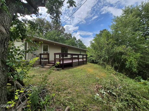 2233 Henderson Springs Rd, Pigeon Forge, TN, 37863-4228 | Card Image