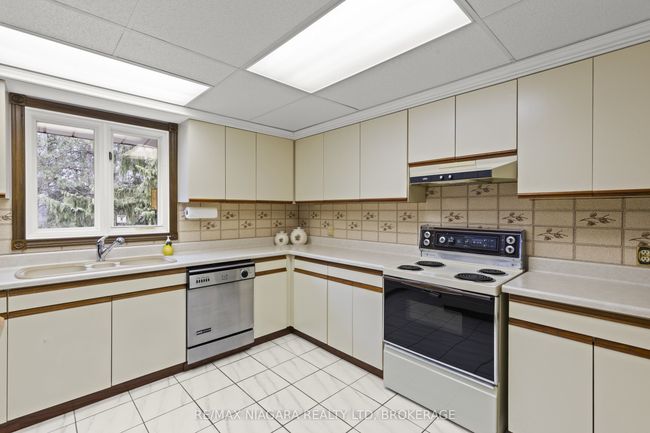 683 Canboro Rd, House other with 3 bedrooms, 3 bathrooms and 6 parking in Fenwick ON | Image 18