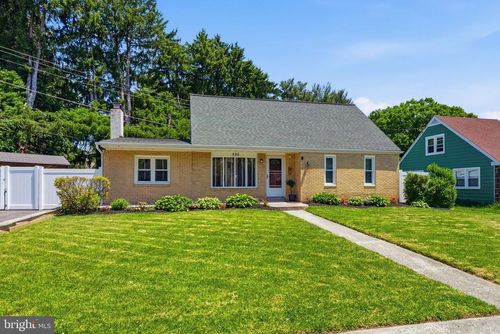 230 Oxford Cir, Norristown, PA, 19403-2943 | Card Image