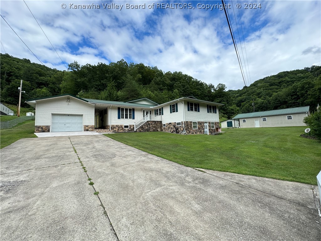 Bentley Branch Rd, Chapmanville, WV 25508
