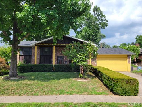 2916 Mockingbird Dr, Saint Charles, MO, 63301-1274 | Card Image