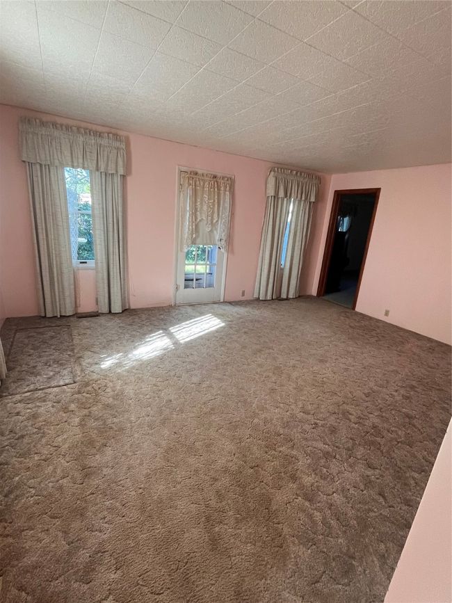 Large living room. | Image 5