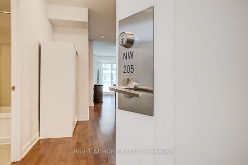 205-9201 Yonge St, Richmond Hill, ON, L4C1H9 | Card Image