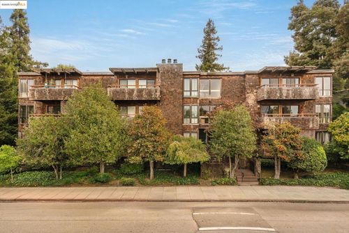 2c-742 Wesley Way, Oakland, CA, 94610-2338 | Card Image
