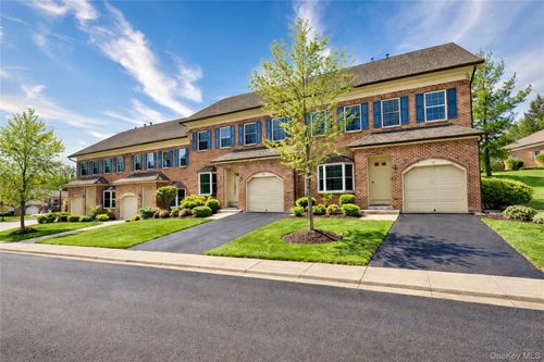 111-111 High Point Cir, Newburgh, NY, 12550-7239 | Card Image