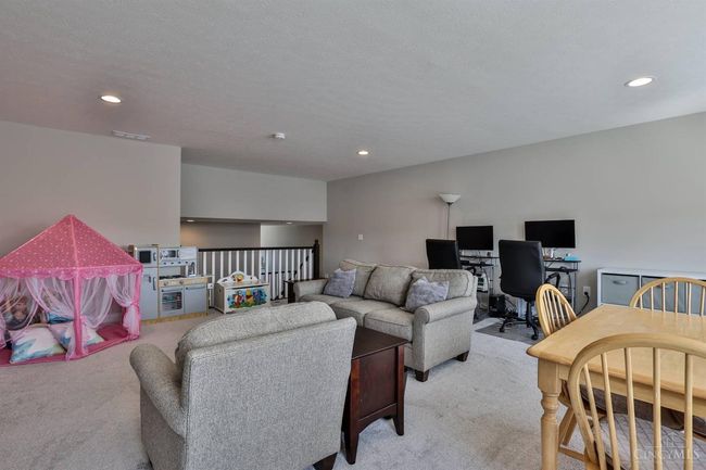684 Newton Dr, House other with 4 bedrooms, 4 bathrooms and null parking in Beavercreek OH | Image 13