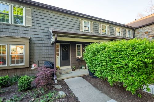 57 Oriole Dr, Hackettstown, NJ, 07840-3119 | Card Image