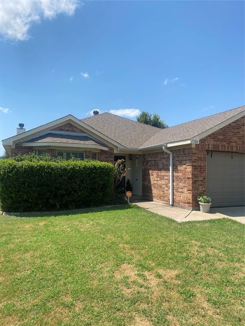 1324 Sierra Blanca Dr, Burleson, TX, 76028-6851 | Card Image