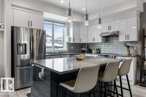 11029 150 St Nw, Edmonton, AB, T5P1R9 | Card Image