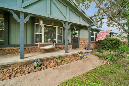 21585 Glenwood Dr, Claremore, OK, 74019-1198 | Card Image