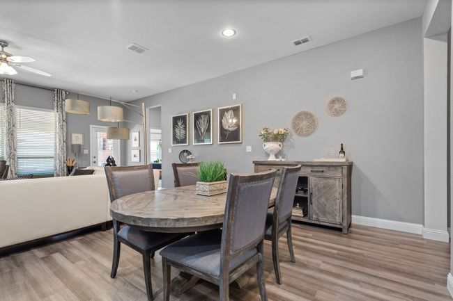 Inviting eat-in kitchen nook! Inviting eat-in kitchen nook! | Image 9