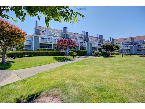 179 N Hayden Bay Dr, Portland, OR, 97217-7975 | Card Image