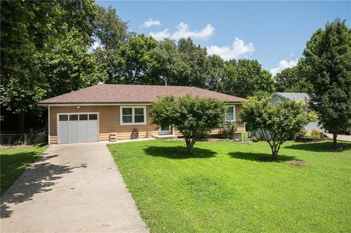 23 190th Rd, Warrensburg, MO, 64093-7714 | Card Image