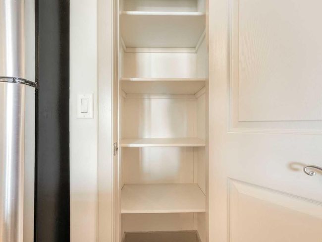 1702 - 9939 109 Nw, Condo with 2 bedrooms, 2 bathrooms and 2 parking in Edmonton AB | Image 4