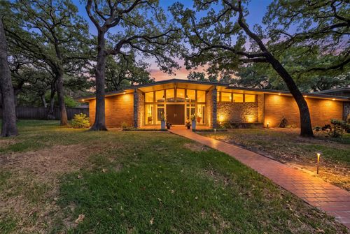 4900 Wondol Ct, Hurst, TX, 76053-3819 | Card Image