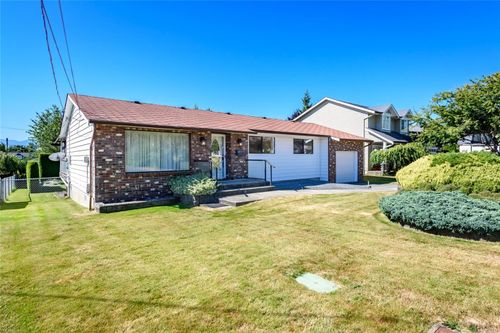 1915 Marten Ave, Comox, BC, V9M2J9 | Card Image