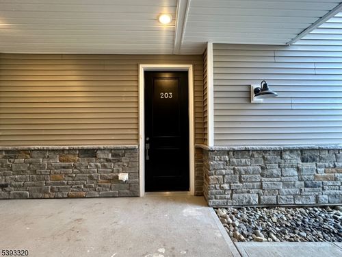 203 Honeysuckle Ln, Warren, NJ, 07059-5365 | Card Image