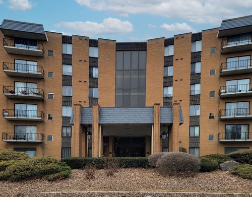 408-700 N Bruce Ln, Glenwood, IL, 60425-1135 | Card Image
