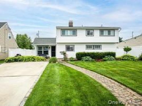 86 Shepherd Ln, Levittown, NY, 11756-4131 | Card Image