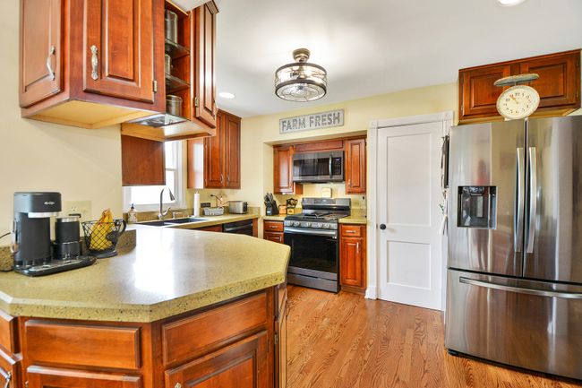 21300 Shady Ln, House other with 3 bedrooms, 2 bathrooms and 2 parking in Lake Zurich IL | Image 13