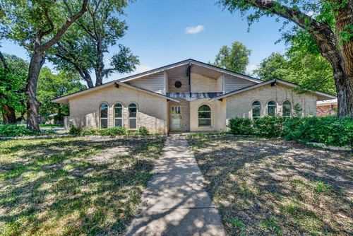 1901 Knoxville Dr, Bedford, TX, 76022-7653 | Card Image