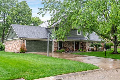 233 Bramblebush Trl, Beavercreek, OH, 45440-3551 | Card Image