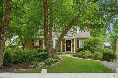1439 S Elm Ave, Webster Groves, MO, 63119-4627 | Card Image