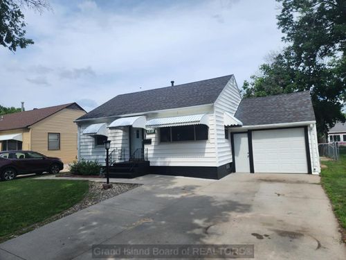 1719 Park Ave, Grand Island, NE, 68803-2729 | Card Image