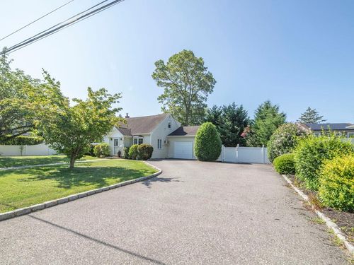 306 Clay Ave, West Islip, NY, 11795-1306 | Card Image